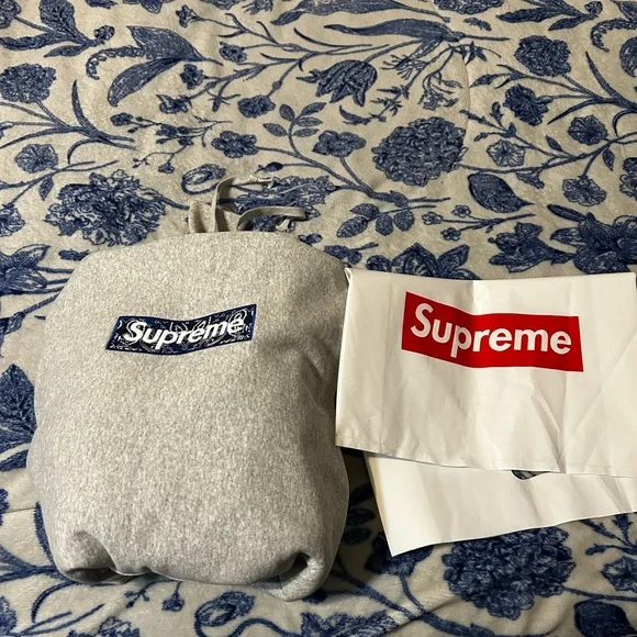 Supreme Gray Pullover Hoodie Sweatshirt